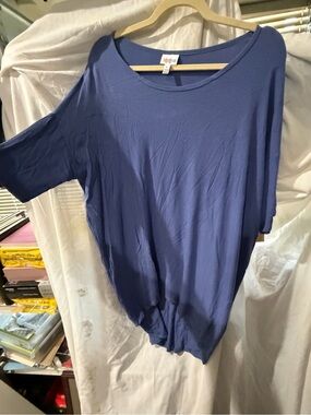 LuLaRoe Scoop Neck Tunic in Periwinkle Blue